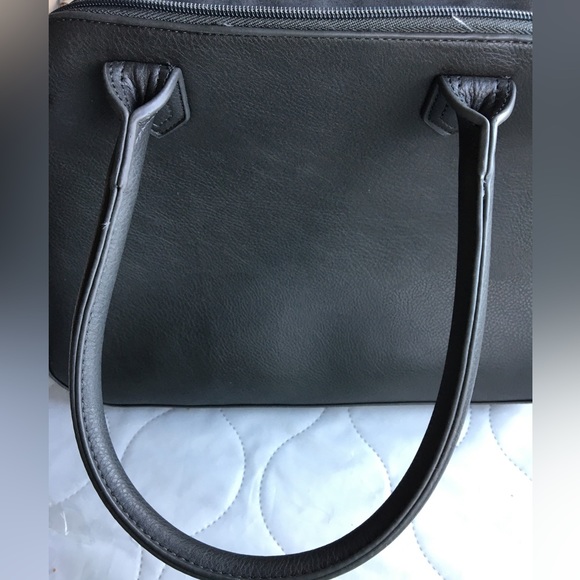 5/$20 2/$15 Vegan Handbag NWOT - Picture 8 of 10